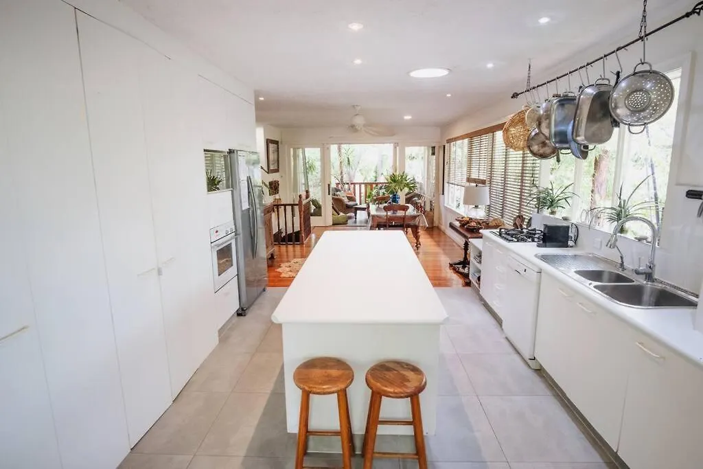Little Cove Family Beach House Noosa Heads